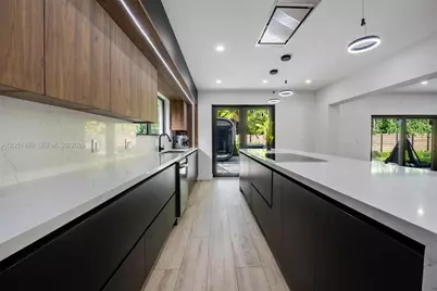 10555 NE 2nd Ave, Miami Shores, FL 33138 - Photo 8