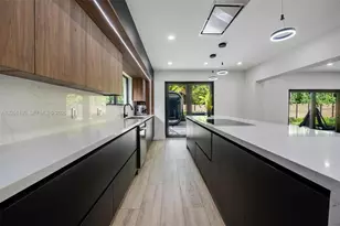 10555 NE 2nd Ave, Miami Shores, FL 33138 - Photo 8