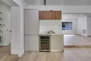 10555 NE 2nd Ave, Miami Shores, FL 33138 - Photo 18