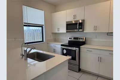 28717 SW 132nd Pl, Homestead, FL 33033 - Photo 2