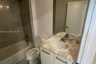 253 NE 2nd St, Miami, FL 33132 - Photo 10