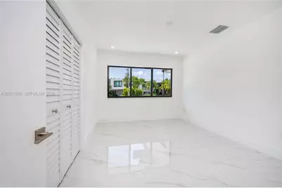 1621 S Treasure Dr, North Bay Village, FL 33141 - Photo 28