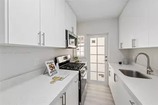 2420 Flamingo Dr, Miami Beach, FL 33140 - Photo 10