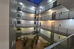 546 SW 1st St, Miami, FL 33130 - Photo 4