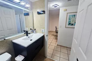 546 SW 1st St, Miami, FL 33130 - Photo 4