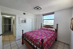 546 SW 1st St, Miami, FL 33130 - Photo 18