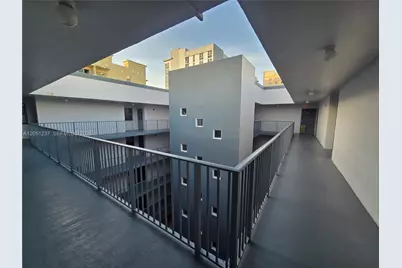 546 SW 1st St #607, Miami, FL 33130 - Photo 6