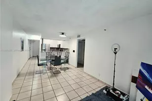 546 SW 1st St, Miami, FL 33130 - Photo 14