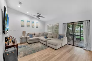 7702 NW 60th St, Tamarac, FL 33321 - Photo 6