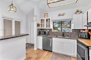 7702 NW 60th St, Tamarac, FL 33321 - Photo 4