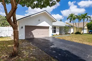 2400 NW 103rd Ave, Pembroke Pines, FL 33026 - Photo 4