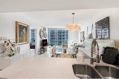 475 Brickell Ave #3111, Miami, FL 33131 - Photo 10