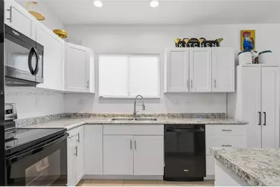 357 NE 35th Ter, Homestead, FL 33033 - Photo 18