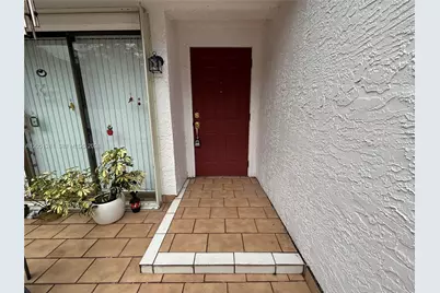 6453 W Pinehurst Cir W #B25, Tamarac, FL 33321 - Photo 2