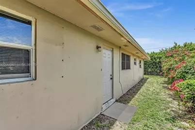 411 Wilma Cir, Riviera Beach, FL 33404 - Photo 46