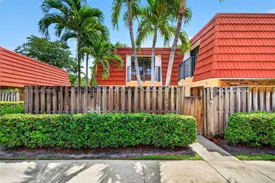 719 NW 98th Cir, Plantation, FL 33324 - Photo 2
