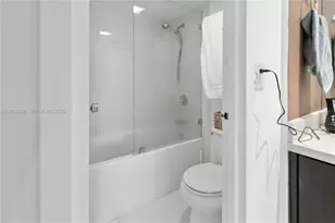100 Bayview Dr, Sunny Isles Beach, FL 33160 - Photo 22