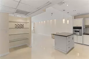 19390 Collins Ave, Sunny Isles Beach, FL 33160 - Photo 4