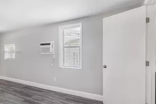 523 N 60th Way, Hollywood, FL 33024 - Photo 8