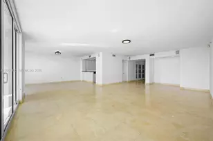 20201 E Country Club Dr, Aventura, FL 33180 - Photo 4
