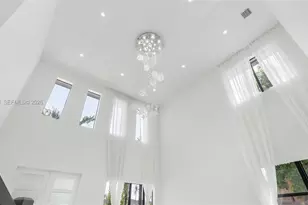 8900 NW 161st Terrace, Miami Lakes, FL 33018 - Photo 8