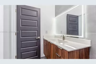 8900 NW 161st Ter, Miami Lakes, FL 33018 - Photo 42