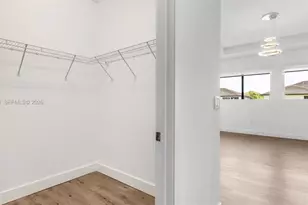 8900 NW 161st Terrace, Miami Lakes, FL 33018 - Photo 36