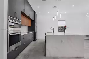 8900 NW 161st Terrace, Miami Lakes, FL 33018 - Photo 14
