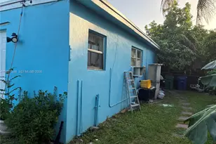 1011 NW 183rd Dr, Miami Gardens, FL 33169 - Photo 16