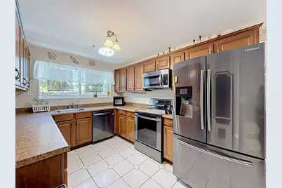 4201 NW 73rd Ave, Lauderhill, FL 33319 - Photo 4