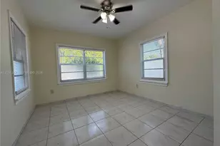610 NW 23rd Pl, Miami, FL 33125 - Photo 10