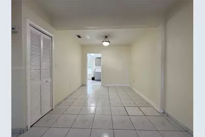 610 NW 23rd Pl #Front, Miami, FL 33125 - Photo 4