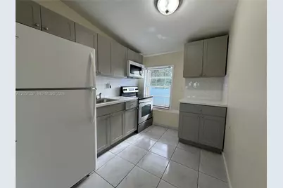 610 NW 23rd Pl #Front, Miami, FL 33125 - Photo 6