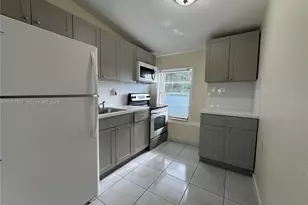 610 NW 23rd Pl, Miami, FL 33125 - Photo 6