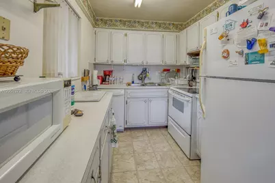 2440 Lake Osborne Dr #210, Lake Worth, FL 33461 - Photo 8
