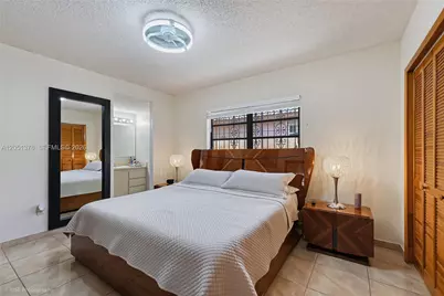 4001 W 10th Ct, Hialeah, FL 33012 - Photo 12