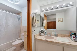 4001 W 10th Ct, Hialeah, FL 33012 - Photo 14