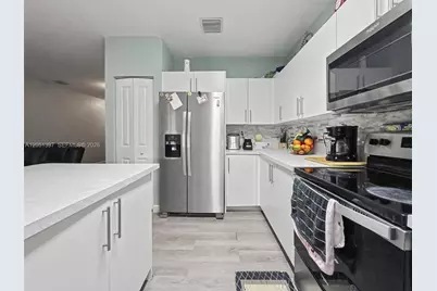 396 NW 12th Pl, Florida City, FL 33034 - Photo 2
