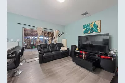 396 NW 12th Pl, Florida City, FL 33034 - Photo 4