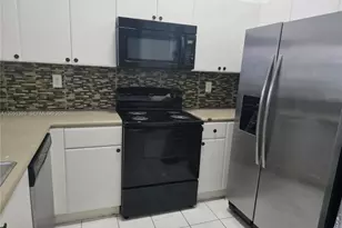 1661 SE 29th Ct, Homestead, FL 33035 - Photo 2
