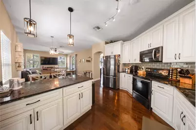 18546 NW 22nd St, Pembroke Pines, FL 33029 - Photo 16