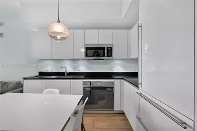 1010 Brickell Ave #3510, Miami, FL 33131 - Photo 8
