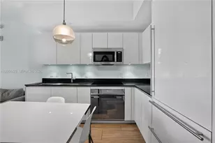 1010 Brickell Ave, Miami, FL 33131 - Photo 8