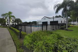 212 Lake Pointe Dr, Oakland Park, FL 33309 - Photo 26