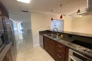16100 Kilmarnock Dr, Miami Lakes, FL 33014 - Photo 36