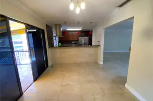 16100 Kilmarnock Dr, Miami Lakes, FL 33014 - Photo 32