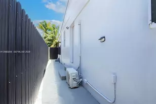2731 NW 100th St, Miami, FL 33147 - Photo 2