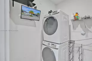 27563 SW 133rd Ave, Homestead, FL 33032 - Photo 8