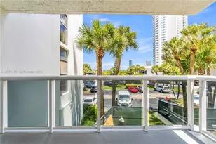 20515 E Country Club Dr, Aventura, FL 33180 - Photo 36