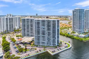 20515 E Country Club Dr, Aventura, FL 33180 - Photo 2